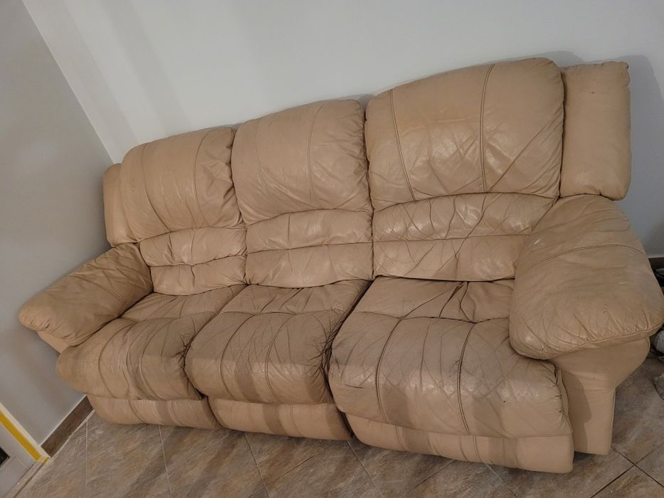 Sofá beige chateau d'Ax
