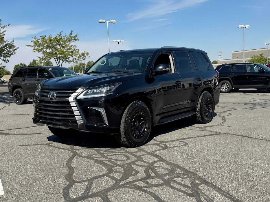 Lexus LX 570      2017