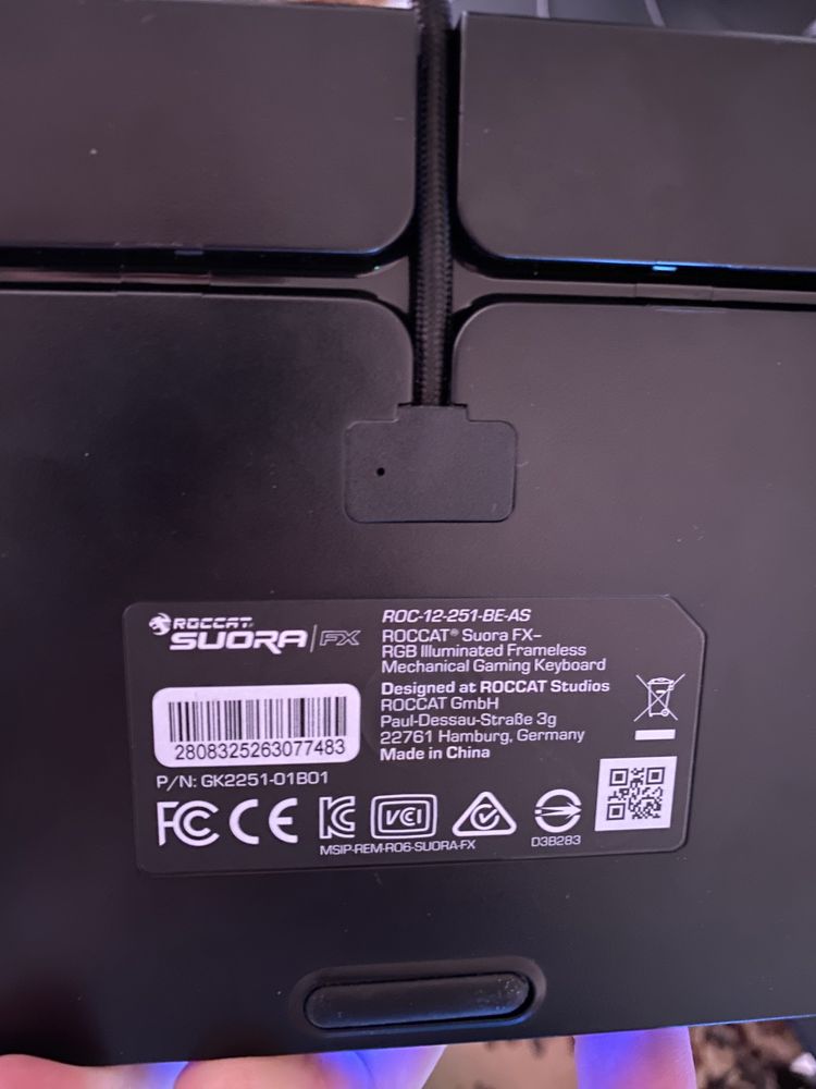 Игровая механическая клавиатура Roccat Suora RGB FX