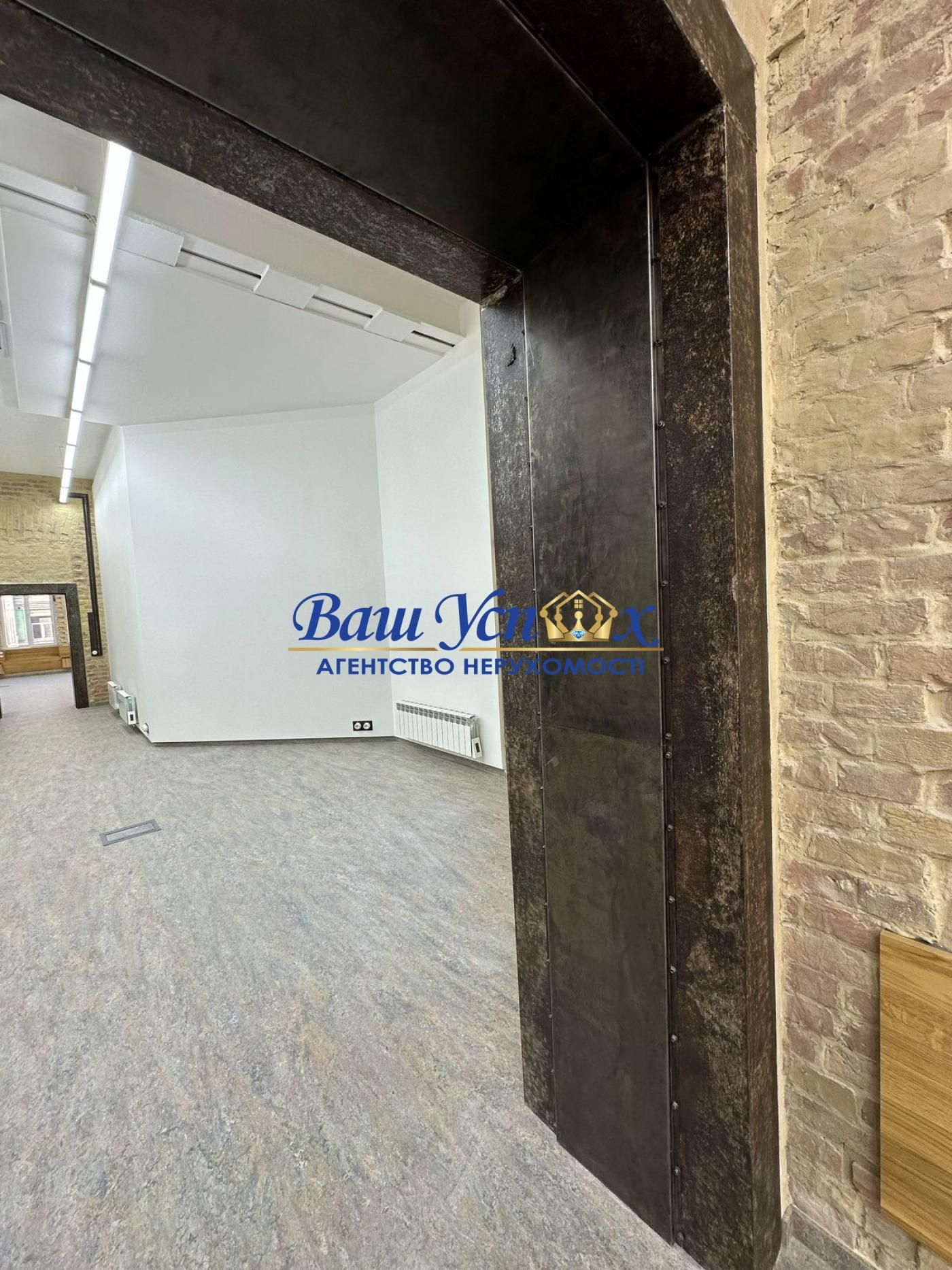 Оренда  Офіса  з терасою  у центрі Киіва,   район БЦ Арена Сити.