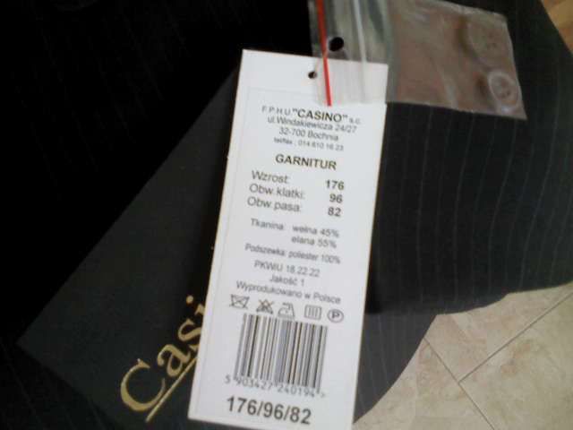 Garnitur NOWY 176,96,82 sprzedam