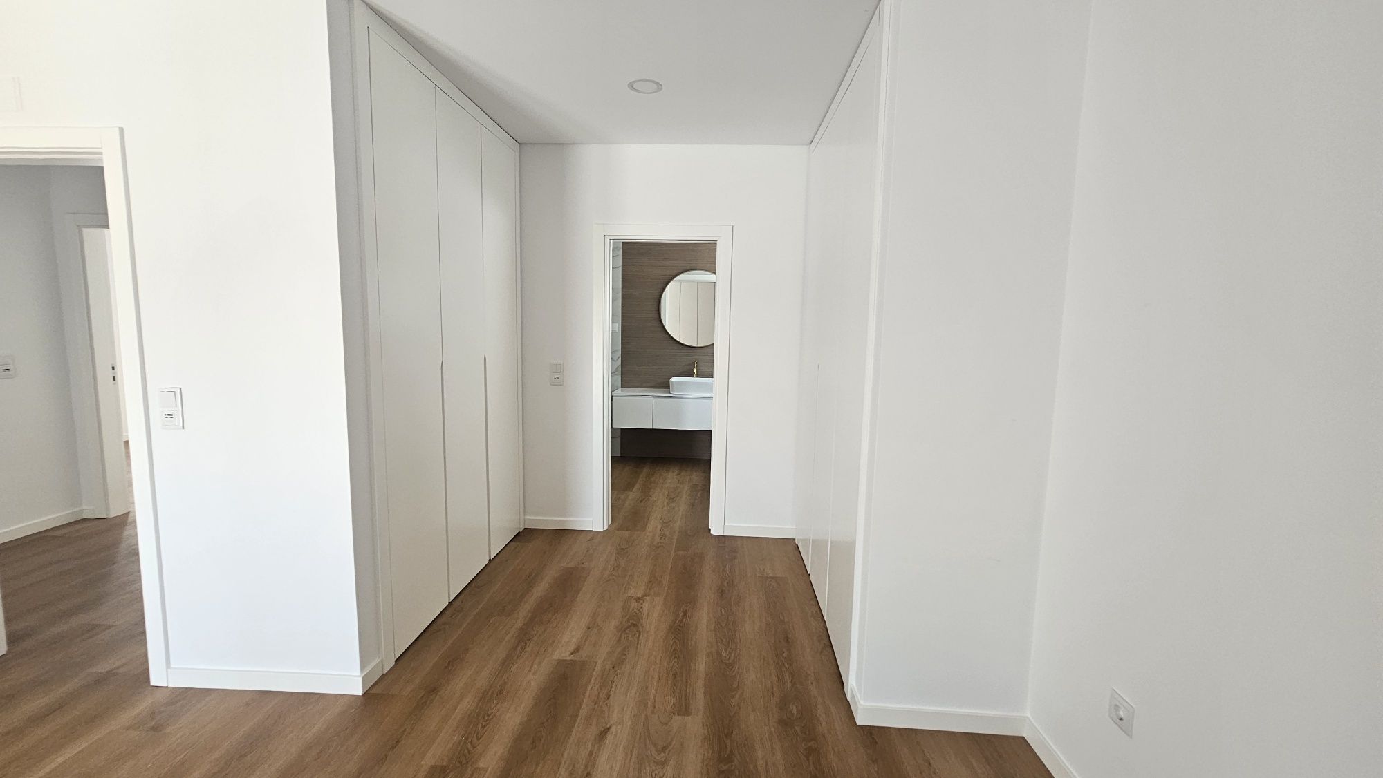 Moradia T4 nova térrea isolada Azeitão