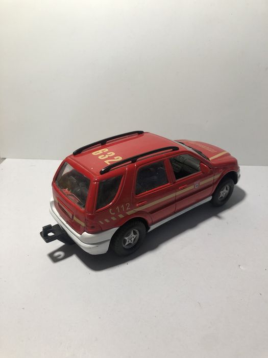 Mercedes ML escala 1/32