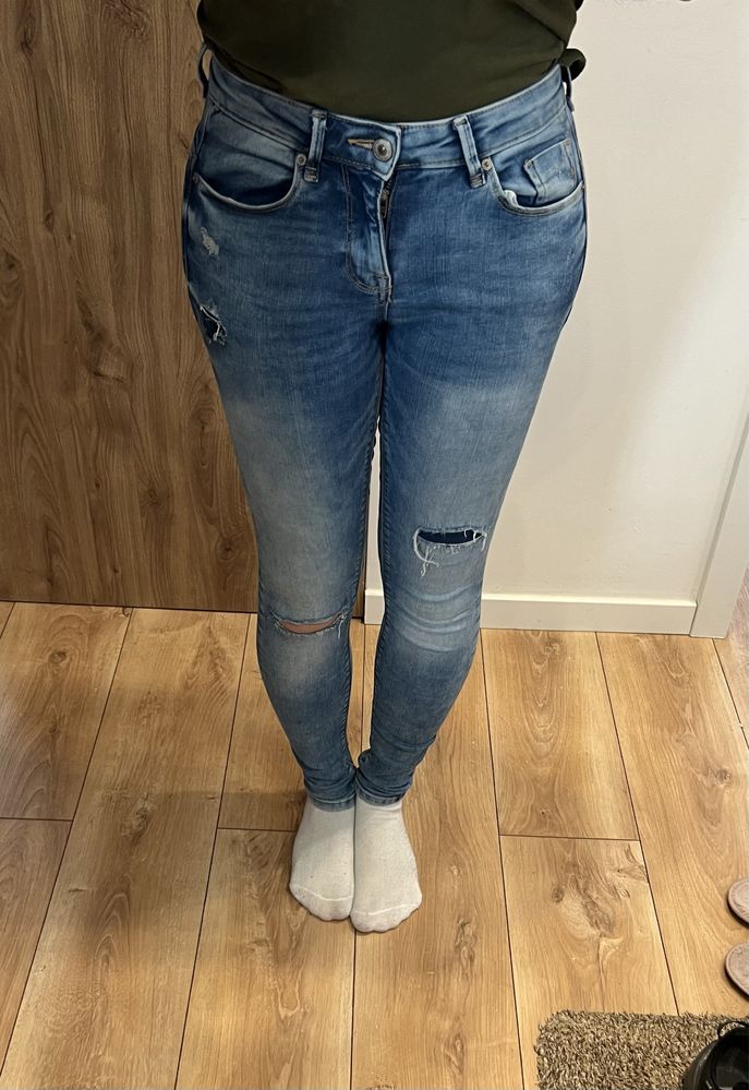 Spodnie jeansowe Bershka XS