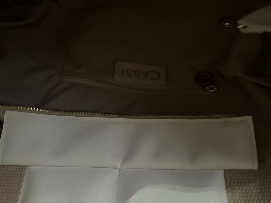 Biała skórzana włoska torebka shopper Cassi