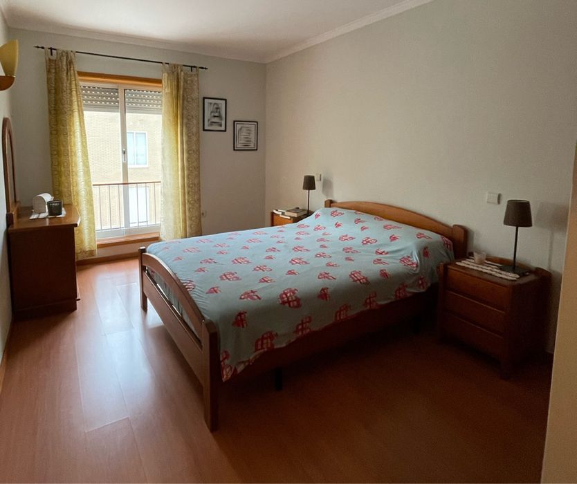 Mobilia quarto em cerejeira