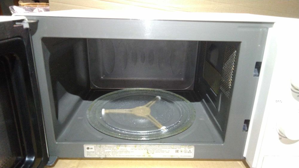 Микроволновка (СВЧ) LG MS2022D (новая тарелка и ролики)