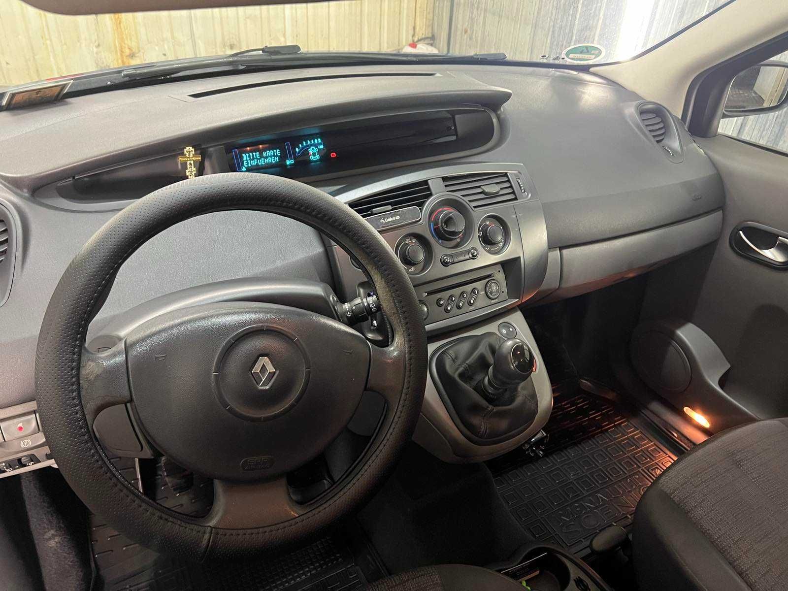 Продам Renault в хорошому стані, механіка.