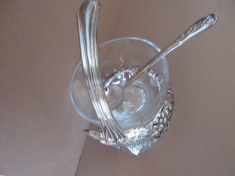 Nowa posrebrzana cukiernica w oryginalnym opakowaniu