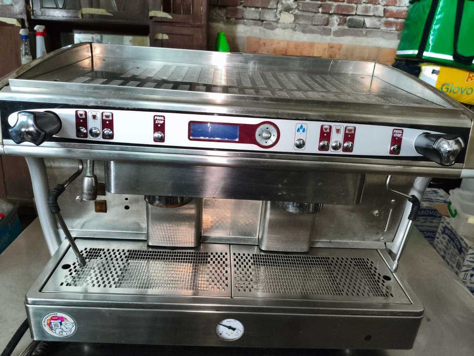 Професійна кавомашина Astoria