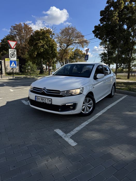 Продам Citroen C Elysee 1.2 2019 рік в гарному стані
