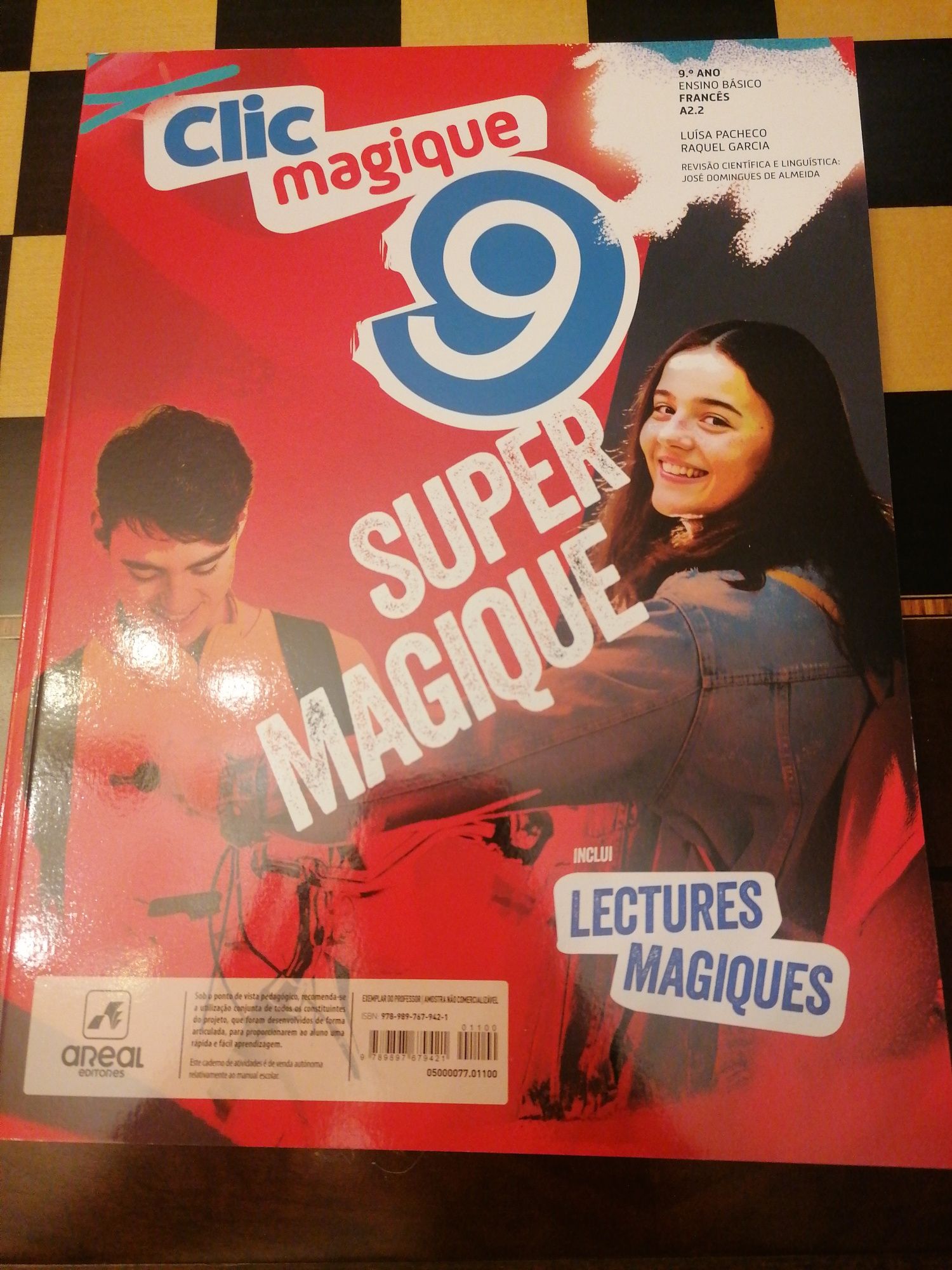 Caderno de atividades de Francês 9 ano - Clic magique (professor)