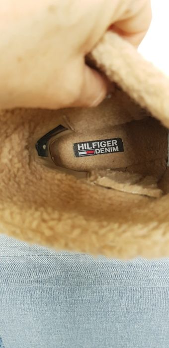 Tommy Hilfiger botki na koturnie, skóra zamszowa