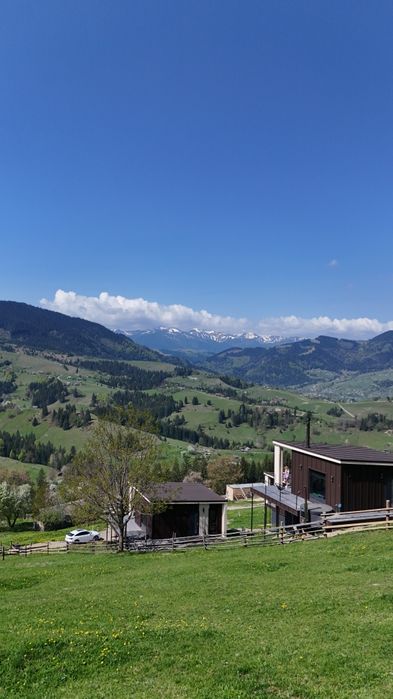 Magurka_space - будиночки на горі, житло у Верховині з видом на хребет