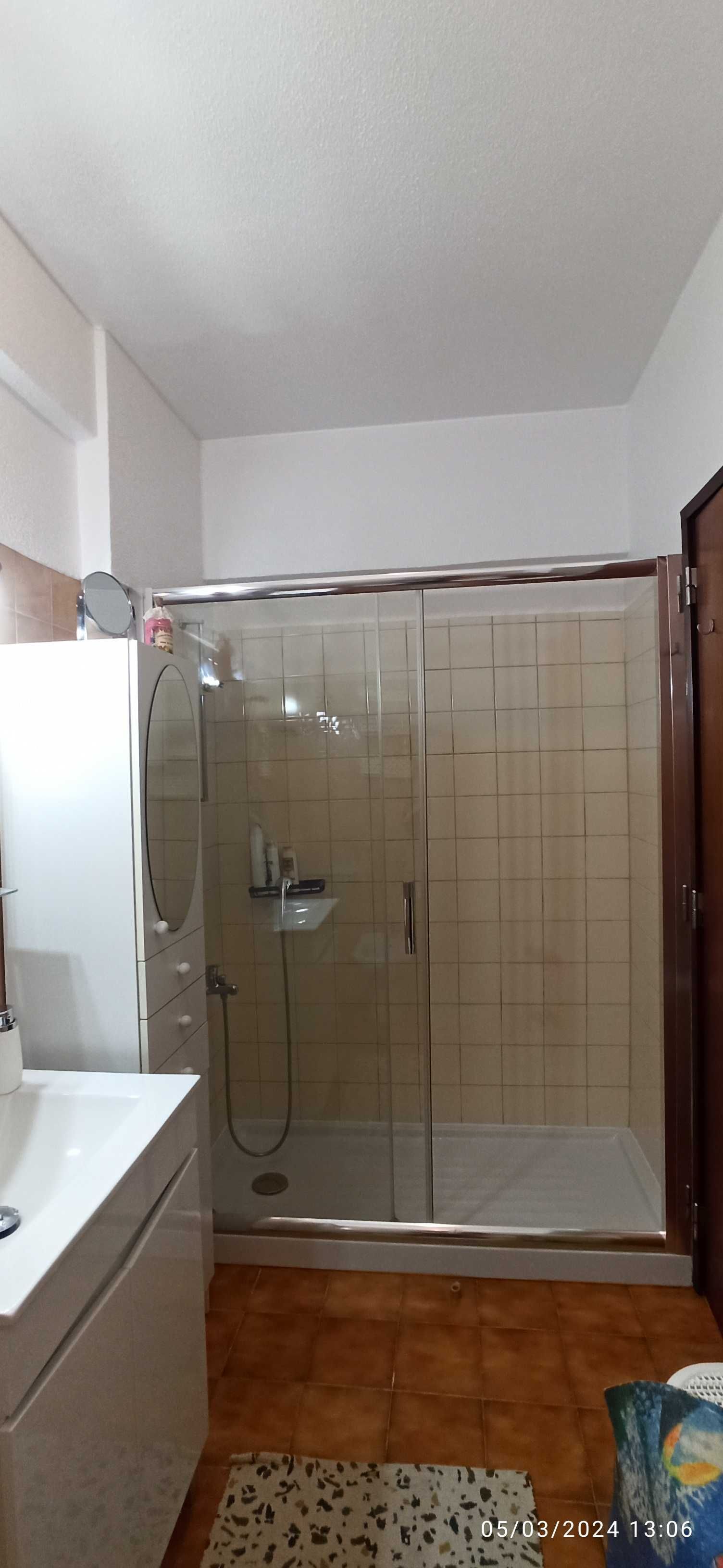 Apartamento/Condomínio com 2 quartos e 1 casa de banho