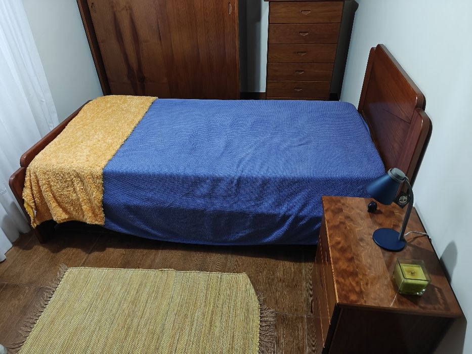 Cama Solteiro em excelente estado