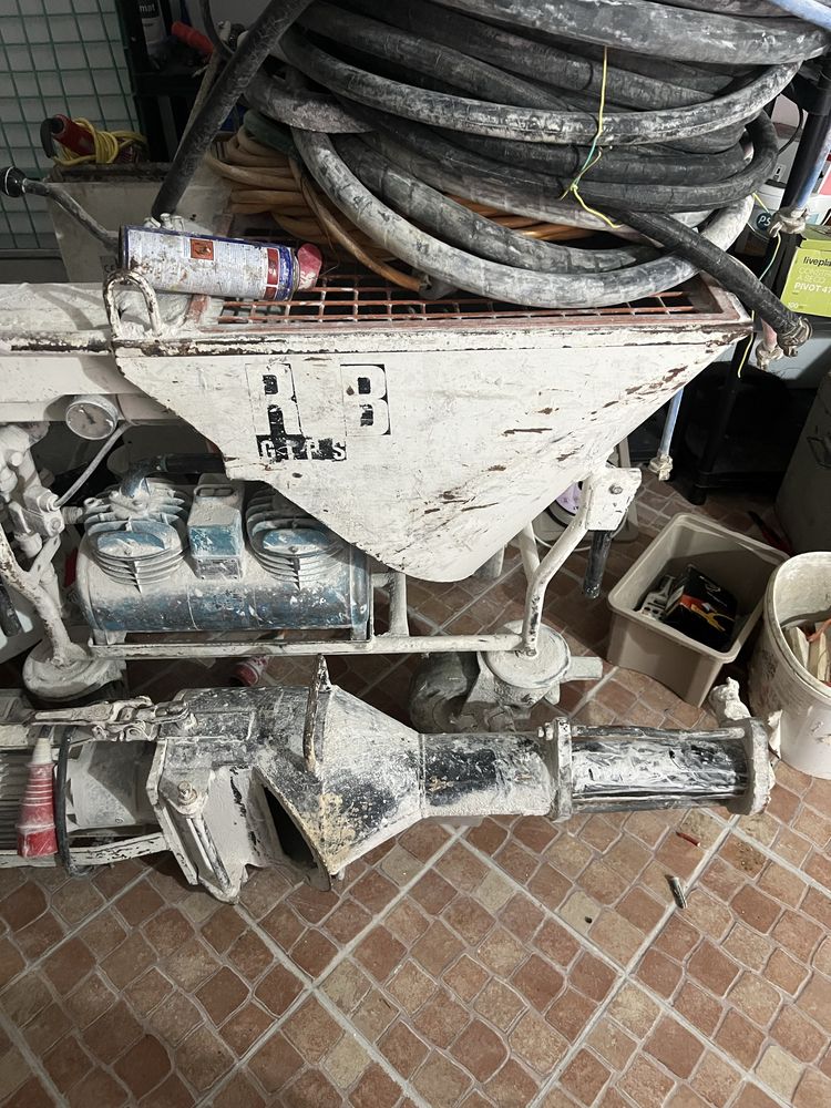 Maquina de projetar reboco