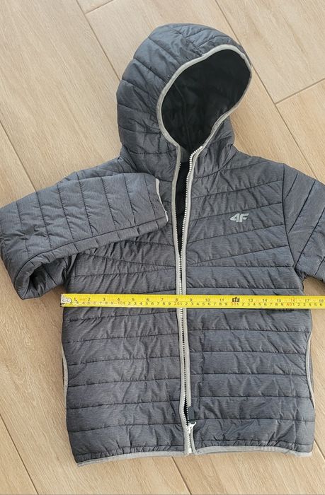 Do sprzedania pikowana kurtka 4F