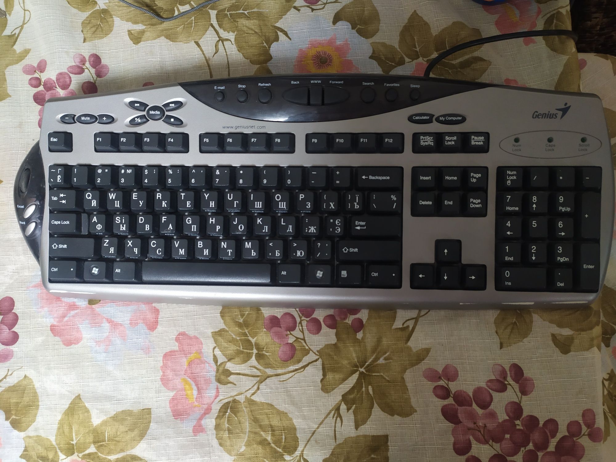 Комплект ПК  .Аксесуари: клавіатура, мишка і вебкамера