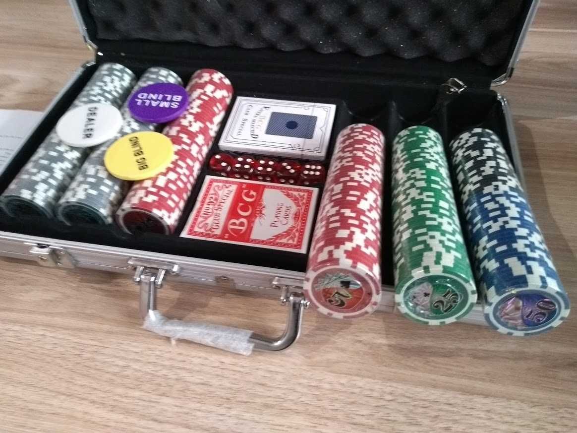 Sprzedam zestaw do pokera: Texas Hold'em Deluxe Poker Chip Set