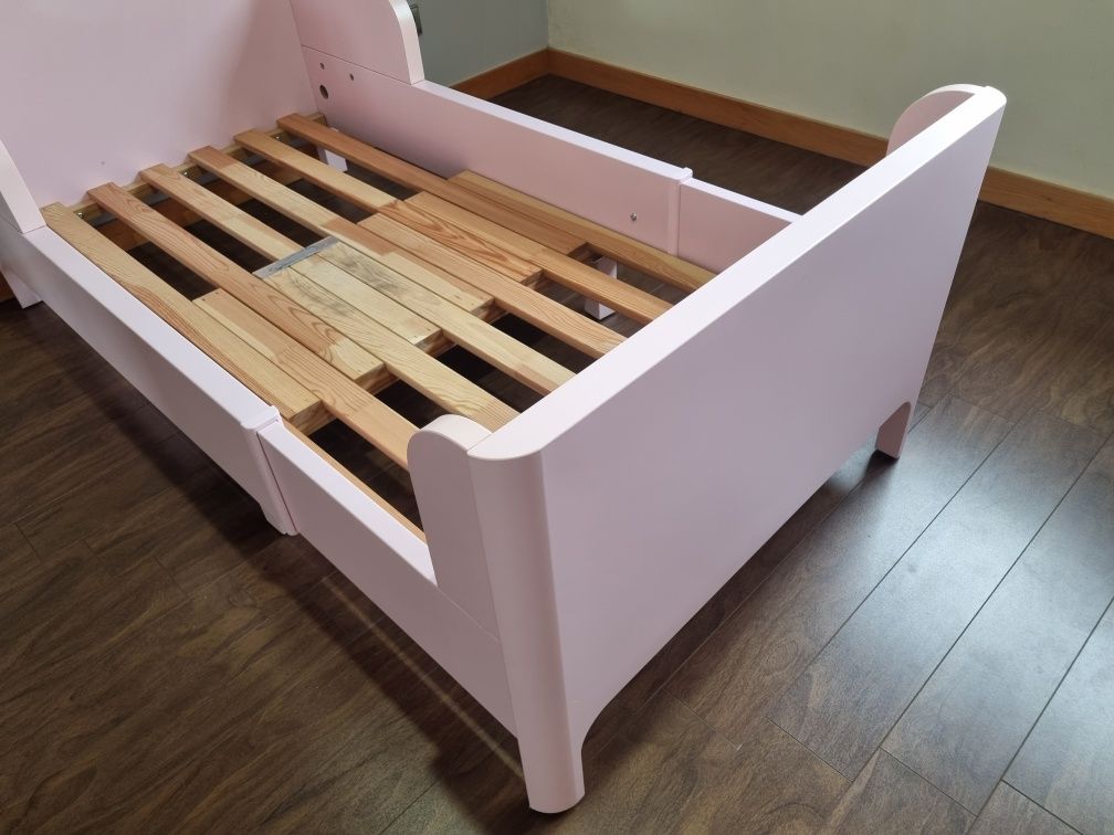 Cama de criança ajustável