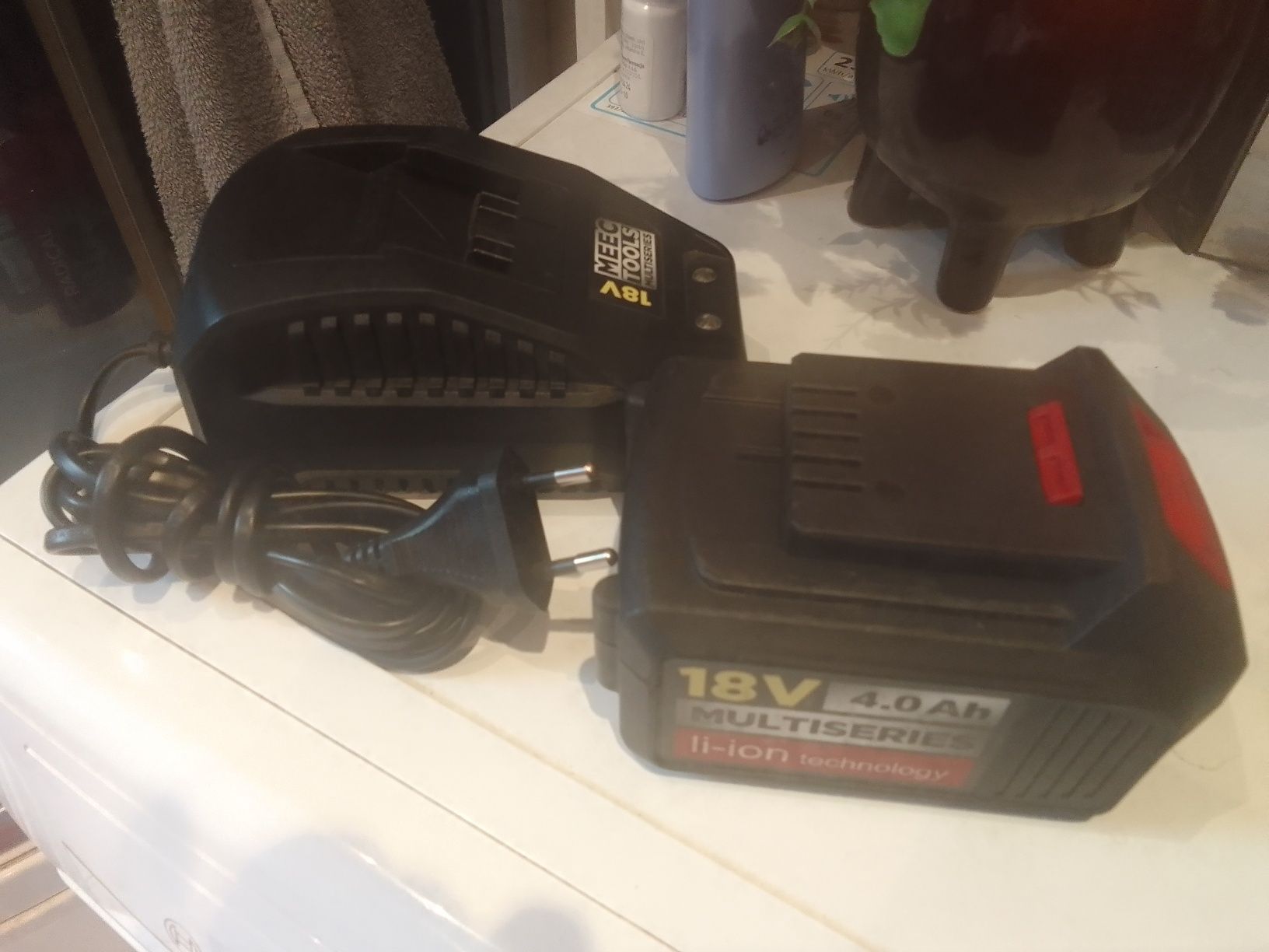 Bateria i ładowarka 4.0Ah 18V