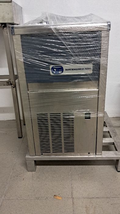 Máquina de cubos gelo