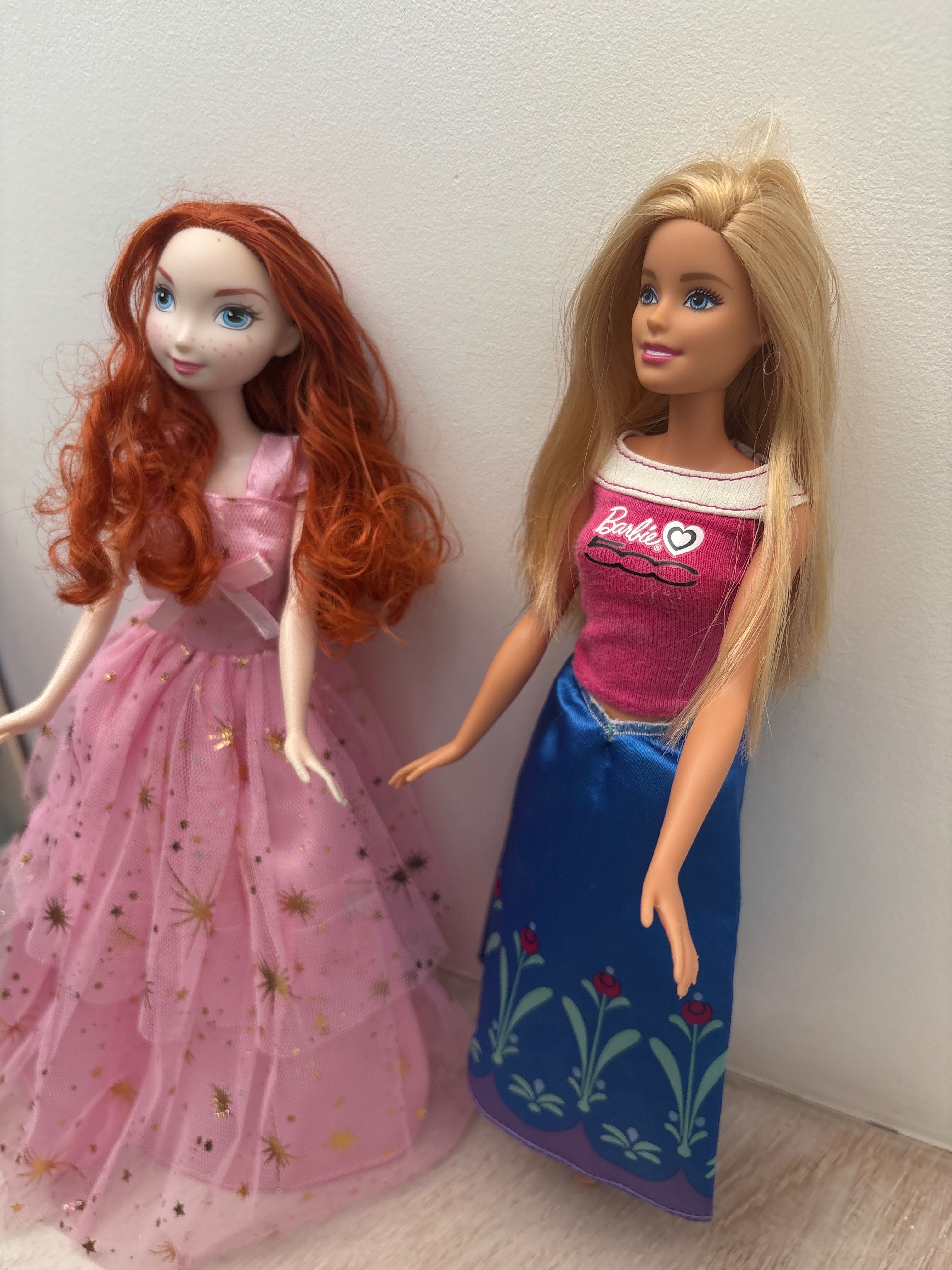2 Bonecas Barbie e Princesa Mérida