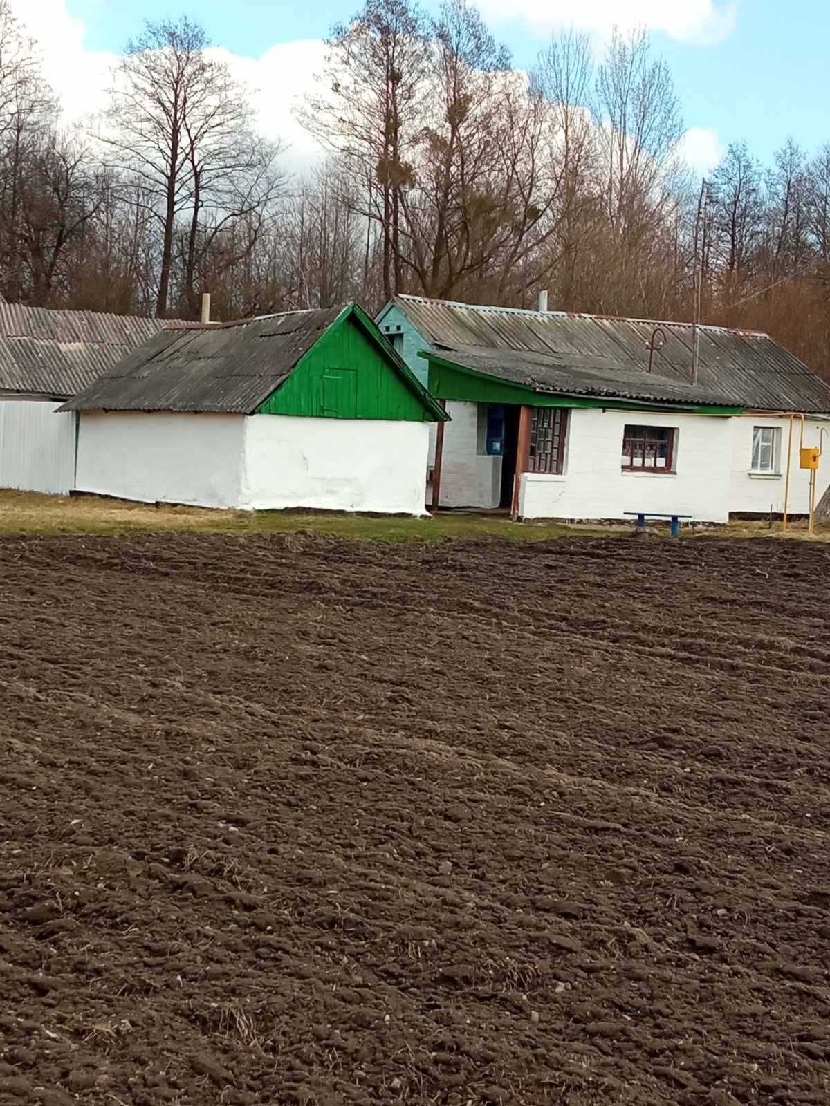 Продам дім біля річки