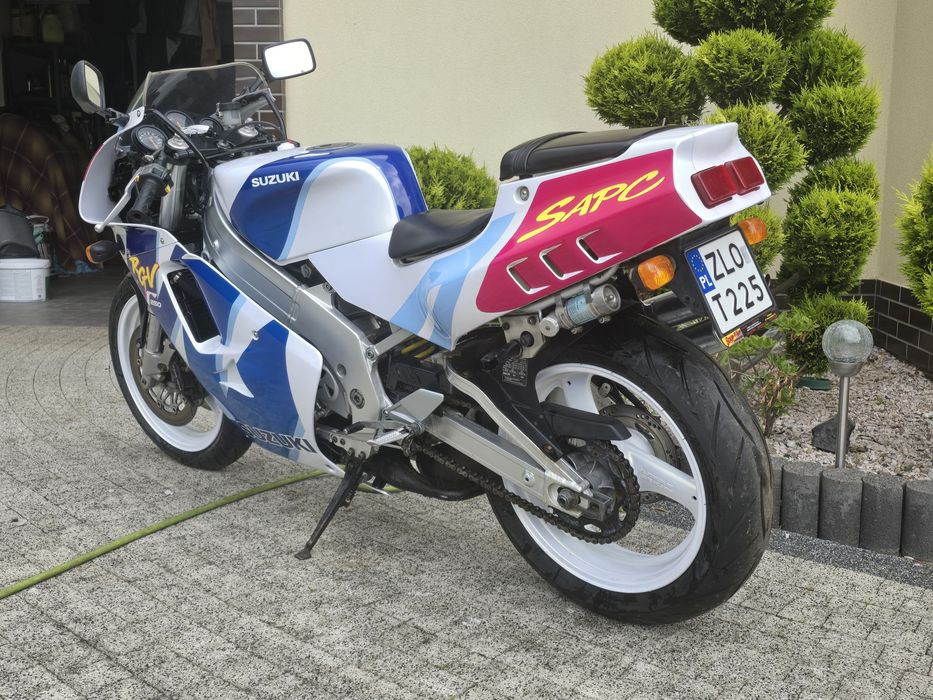 Suzuki RGV 250 bialy krok super stan