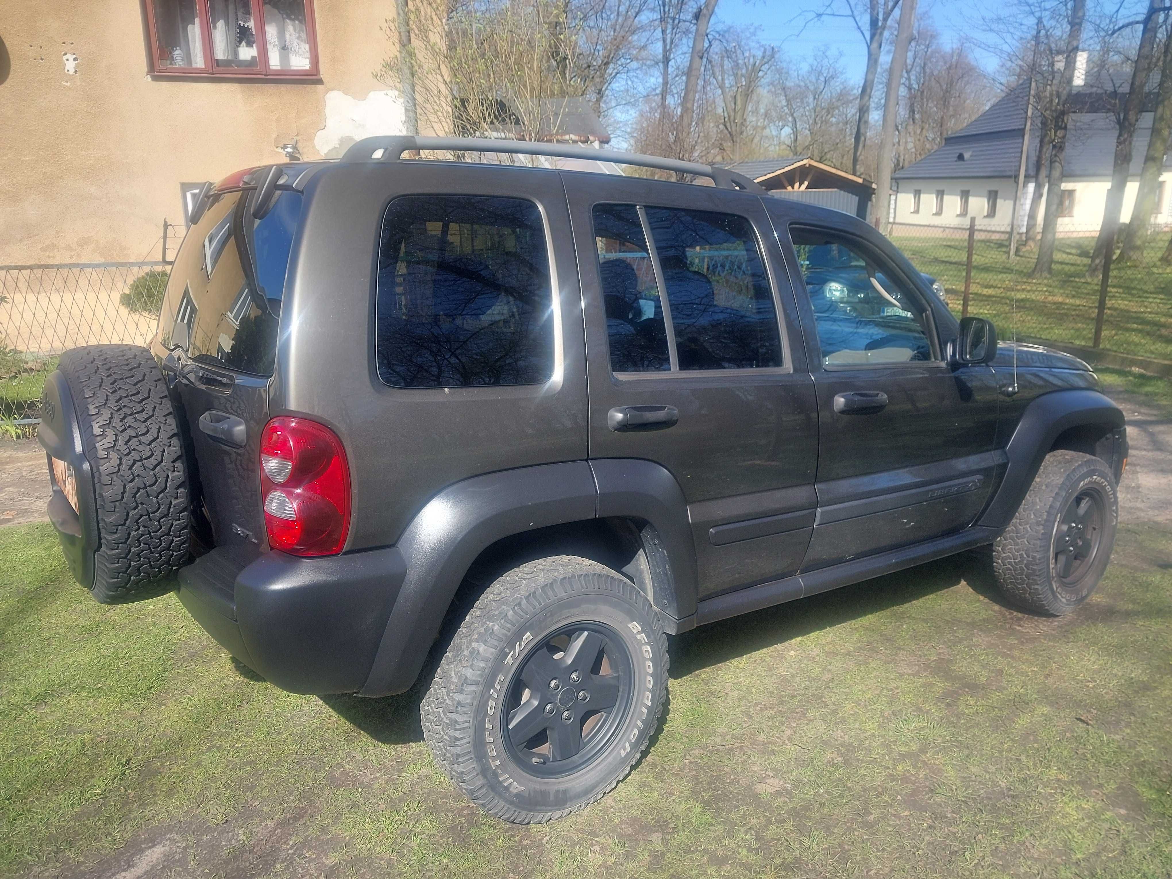 Sprzedam auto Jeep Liberty kj