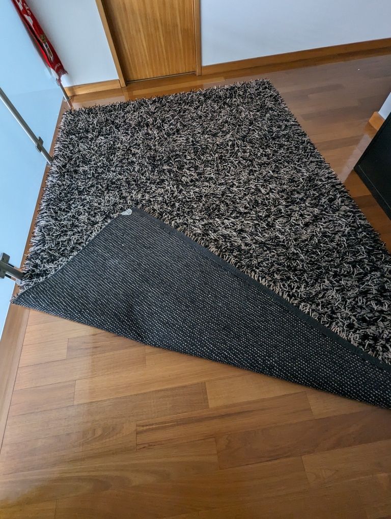 Carpete 200x290 bege e preto
