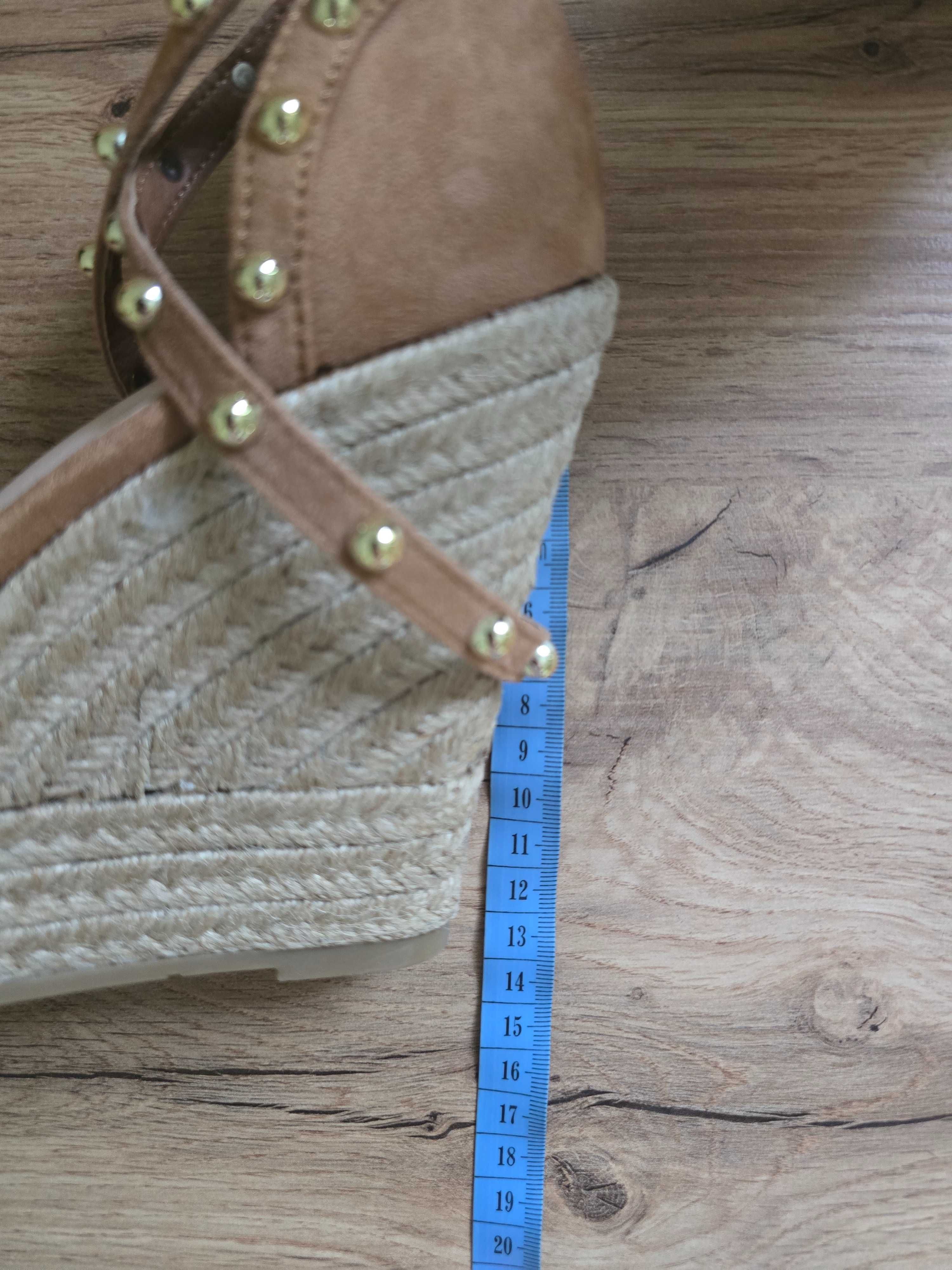 Espadryle | Buty na koturnie | CCC | DeeZee