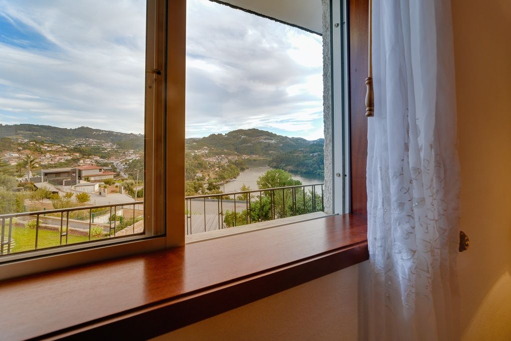 Alugo casa para férias no Douro