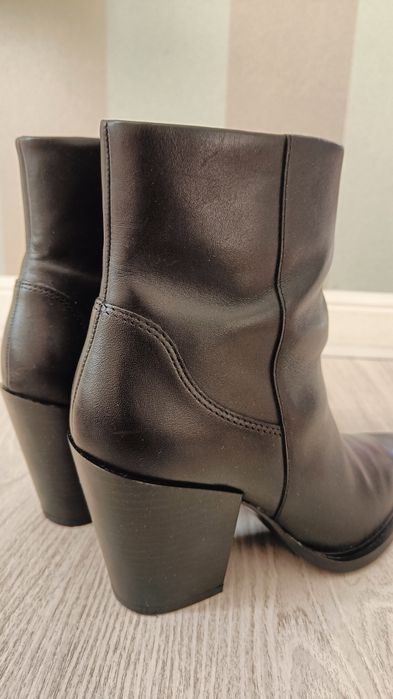 Obniżka ceny!!Zara r.39 skóra ! Jak nowe botki kowbojki