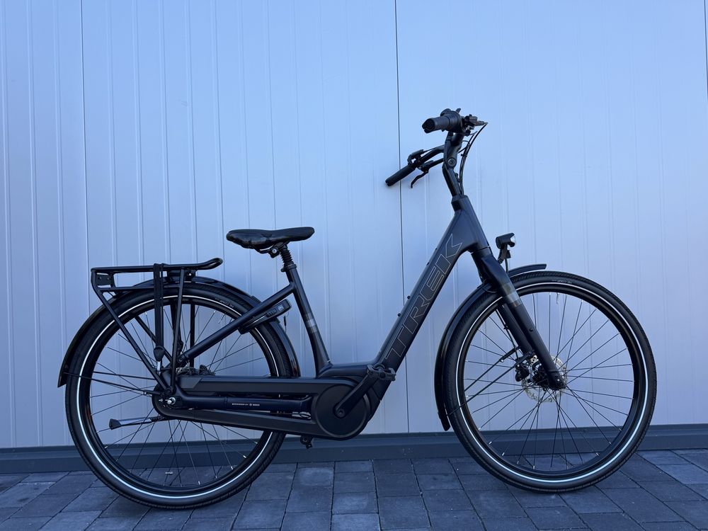 Elektryczny Rower Miejski TREK District+ 1 Matte Deep Dark Blue