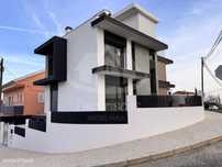 Moradia T4 com piscina no Bairro da Vinha Grande, São João da Talha