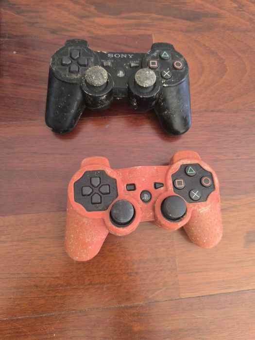 Ps3 com jogos e comandos