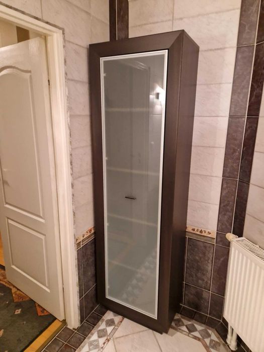 Zestaw mebli do łazienki/garderoby - wysoka szafka, toaletka i lustro