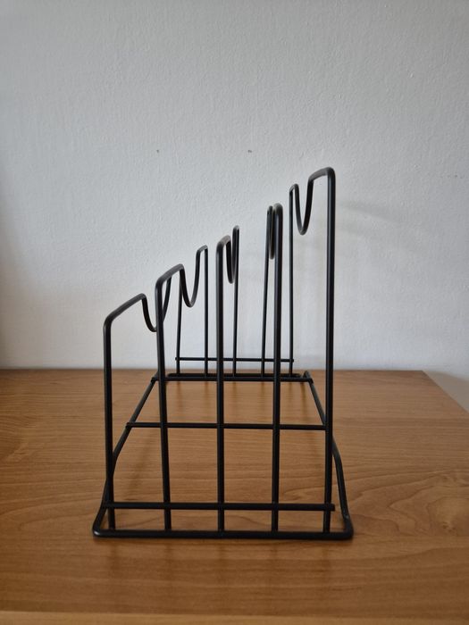 Stojak ociekacz na pokrywki do naczyń czarny