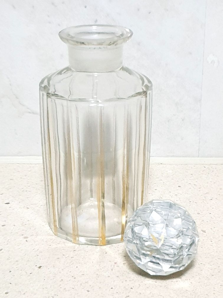Antigo frasco de perfume em cristal Baccarat com dourado