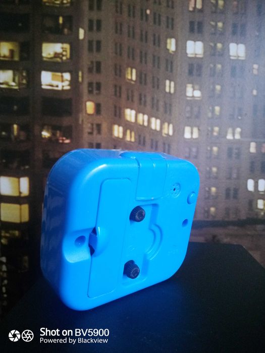 Годинник-будильник кварцові, настільні.