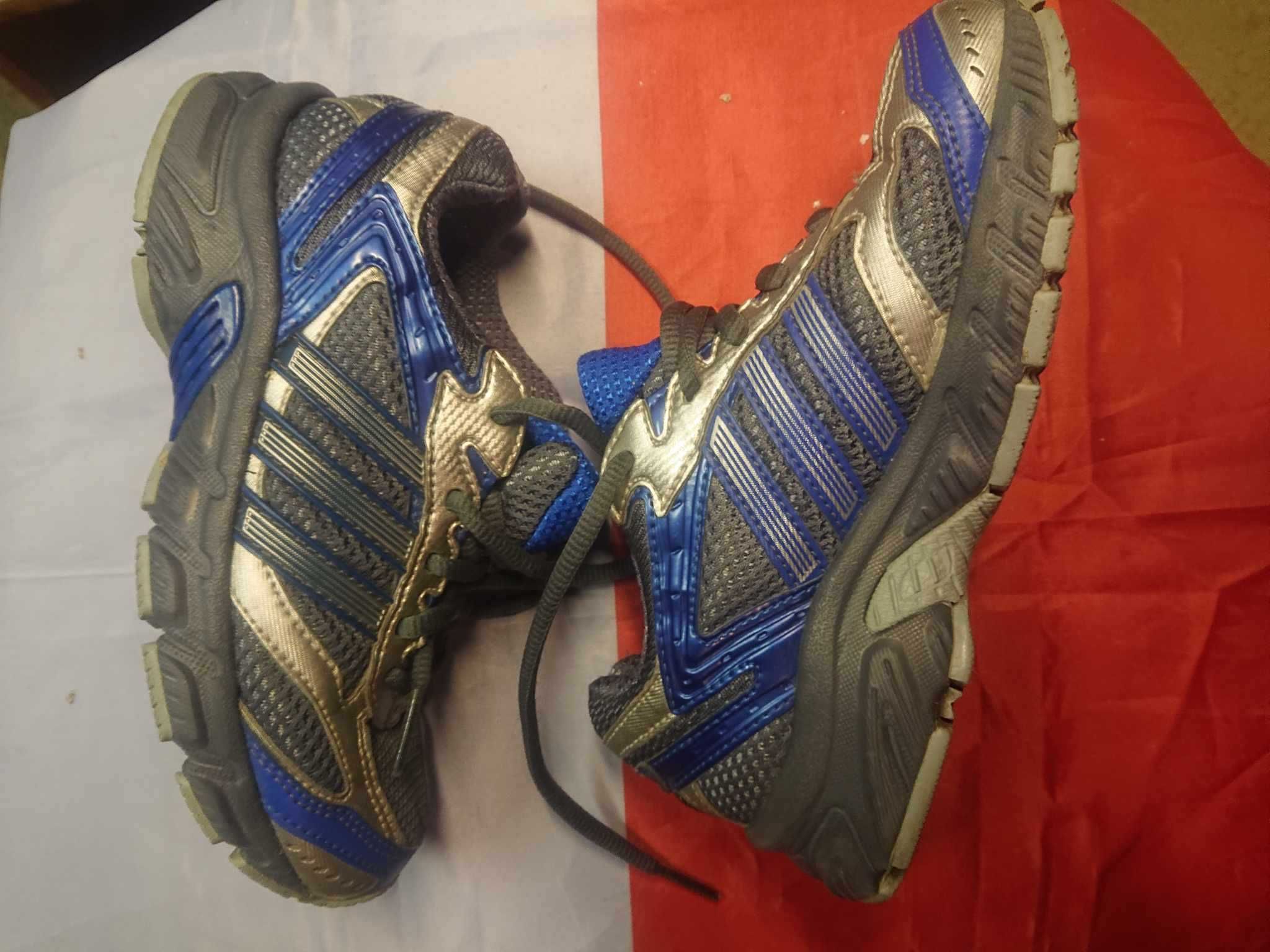 Buty dla dziecka Adidas rozmiar 30