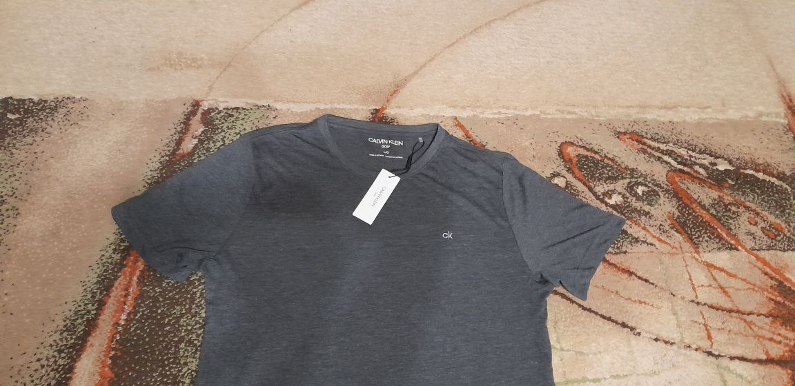 Koszulka męska Calvin Klein.L,XL.NOWA.Cena 70 zł.ZAPRASZAM.