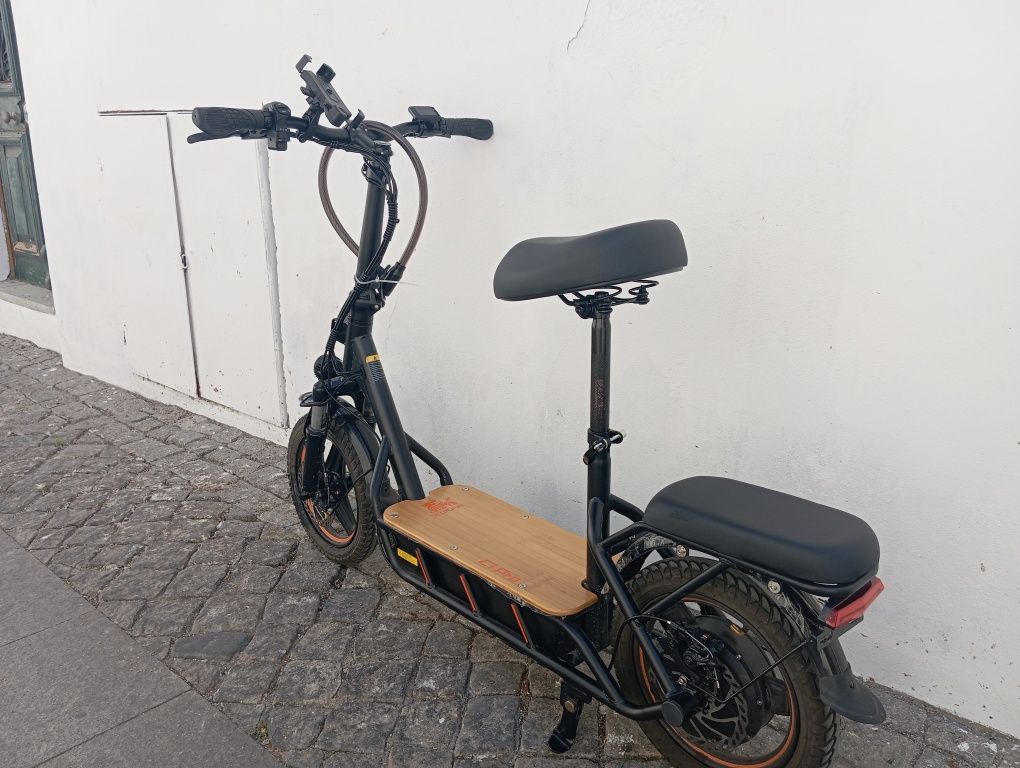 Scooter elétrica 100km autonomia