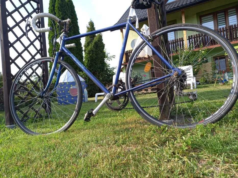 Rowery sportowe retro: "Huragan", "Pasat", "Jaguar".