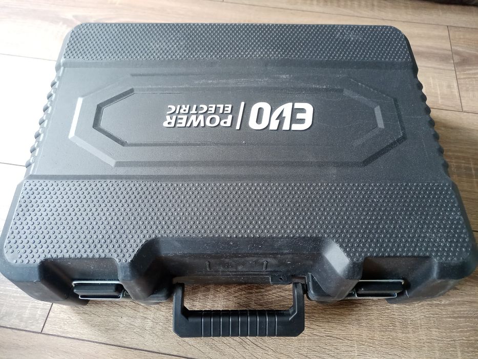 Перфоратор 1250 Вт EVO BRH3211
