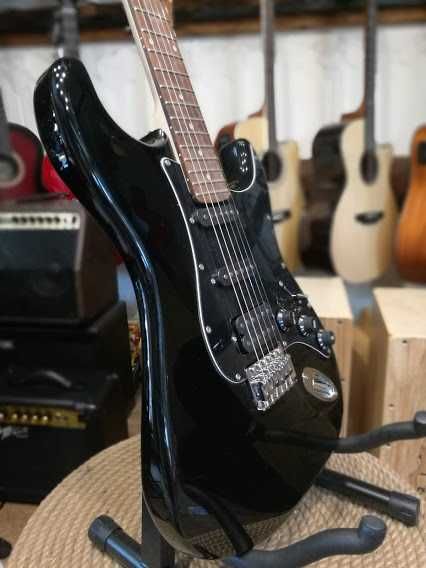 Ever Play ST-2 BK/BK gitara elektryczna typu stratocaster ST2 SSH