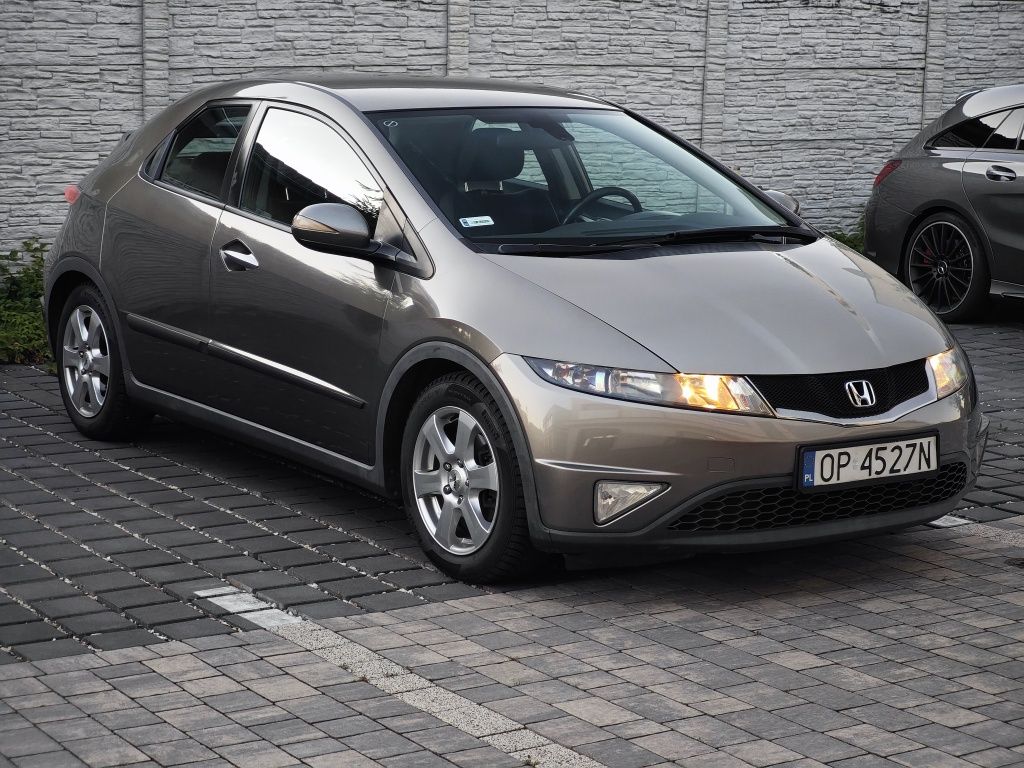 Honda Civic UFO 1.8 benz, polski salon