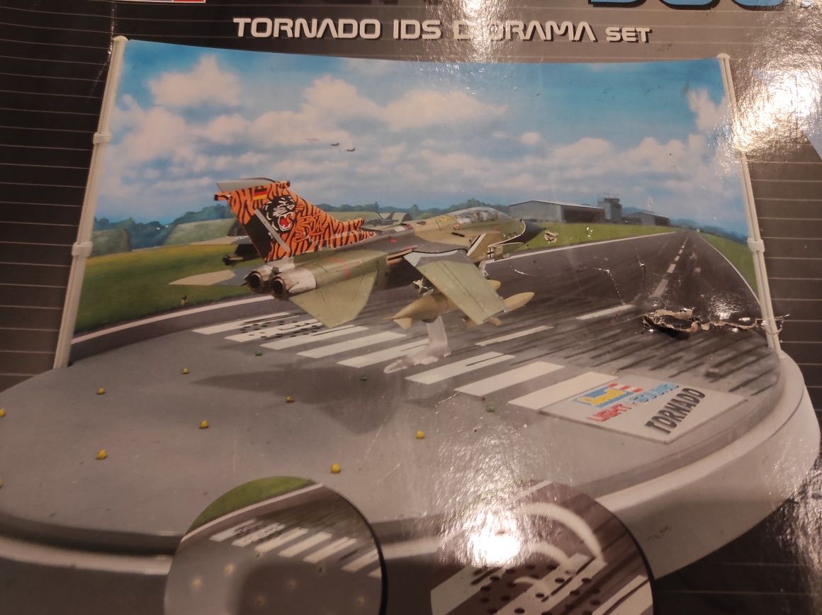 Model Tornado diorama 1:72 Revell